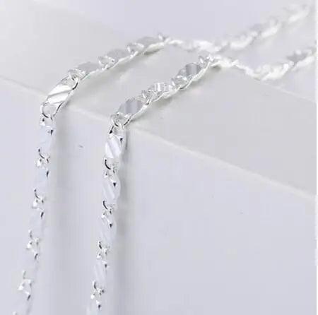 correte de 18k ouro com design de marca de luxo, feita com materiais nobres - My Store